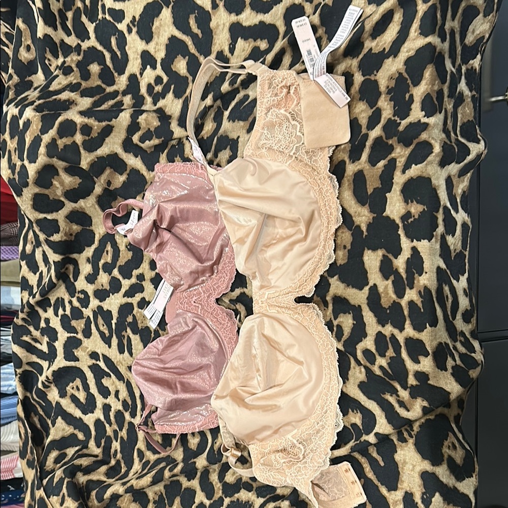 Victoria’s Secret Dream Angels push up w/o padding. 34DDD